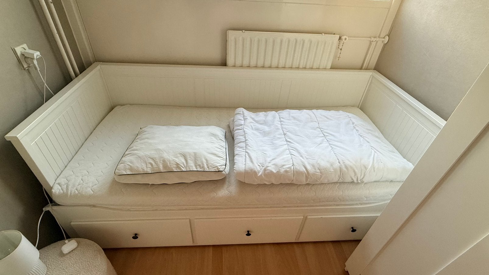 Wit eenpersoonsbed met opberglades, Ophalen, Gebruikt, 90 cm, Eenpersoons