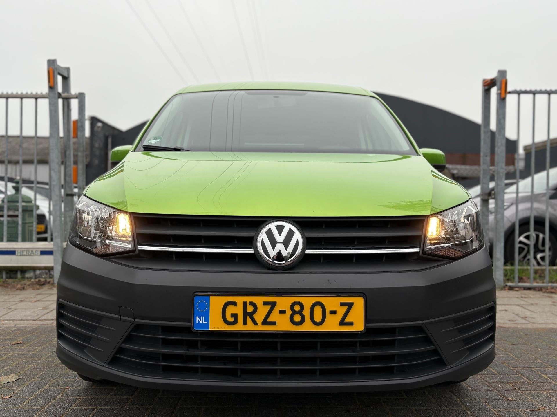 Volkswagen Caddy 1.2 TSI rolstoelvervoer 3+1 | 62.414 KM |, Voorwielaandrijving, Stof, Gebruikt, 4 cilinders