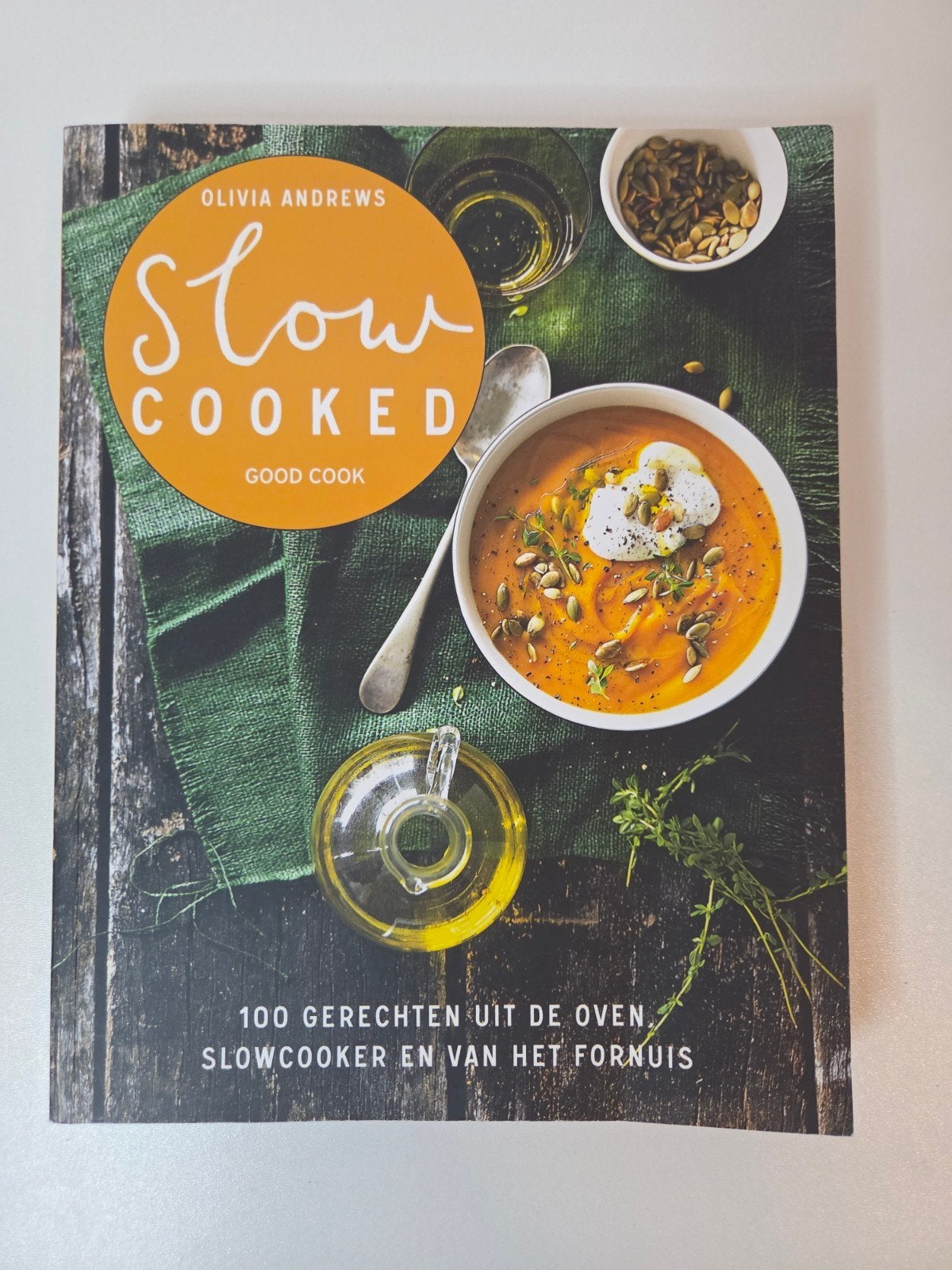 Slow Cooked | Olivia Andrews |100 gerechten! | Slowcooker, Boeken, Kookboeken, Hoofdgerechten, Ophalen of Verzenden, Zo goed als nieuw