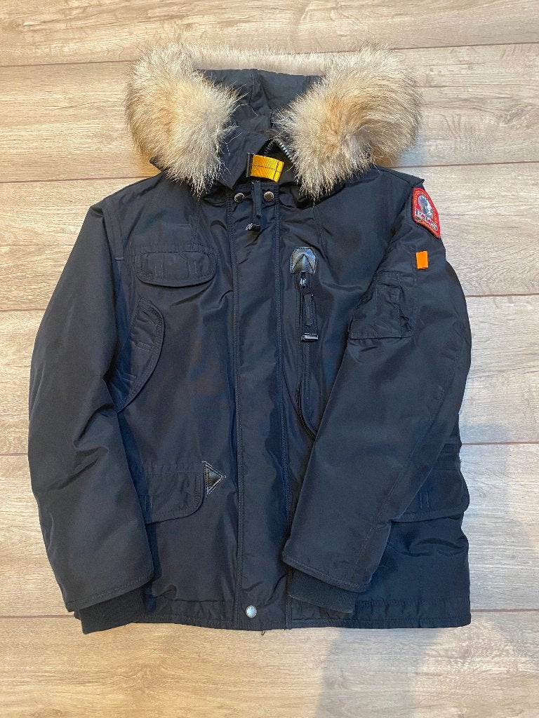In zeer nette staat: zwarte Parajumpers winterjas mt 140, Ophalen of Verzenden, Zo goed als nieuw, Parajumpers, Jongen