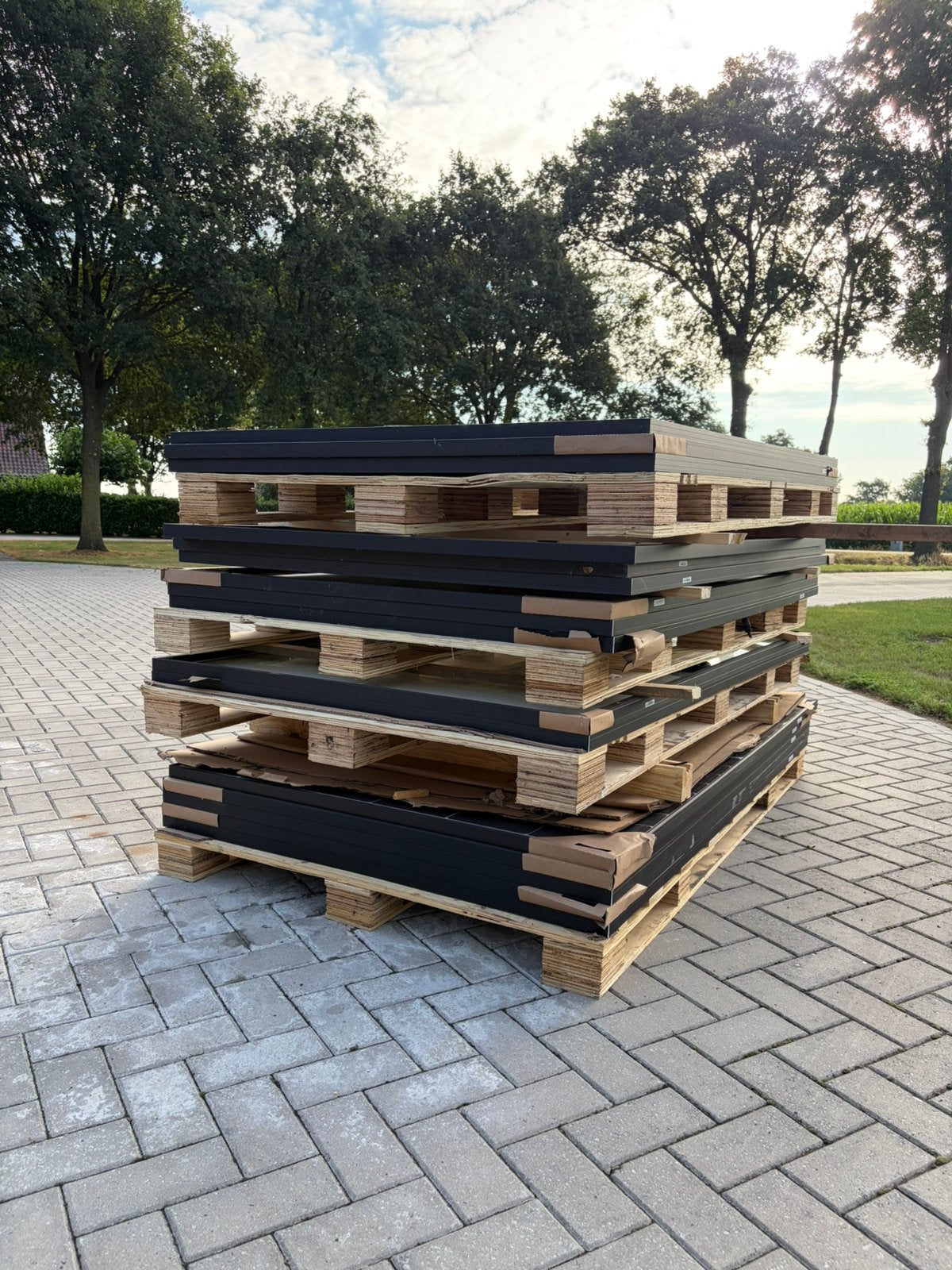 Diverse soorten zonnepanelen, Ophalen, Minder dan 25 mm, Zo goed als nieuw, Pallet