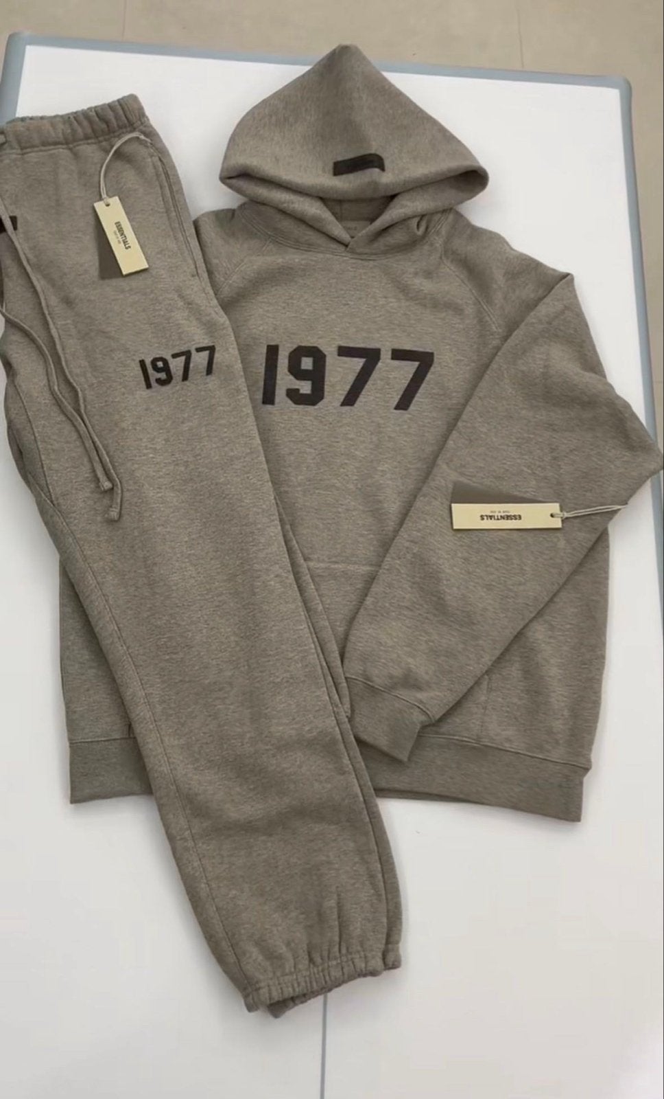 Fear of God Essentials 1977 Trainingspak xs-S-m, Ophalen of Verzenden, Nieuw, Overige maten