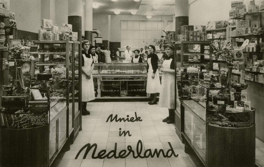 Fotokaart Nijmegen Molenstraat Bakkerij Strik, Verzamelen, Verzenden, 1940 tot 1960, Ongelopen, Gelderland