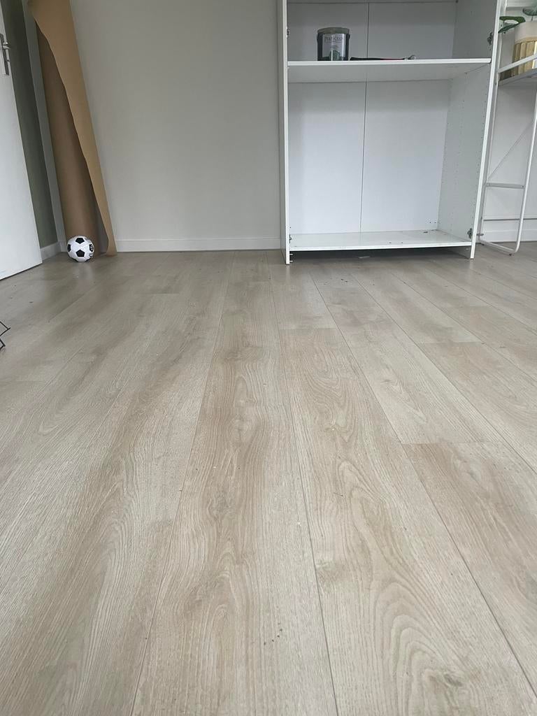 Kliklaminaat 14m2 inclusief plakplintjes, Ophalen, Gebruikt, 10 tot 25 m², Laminaat