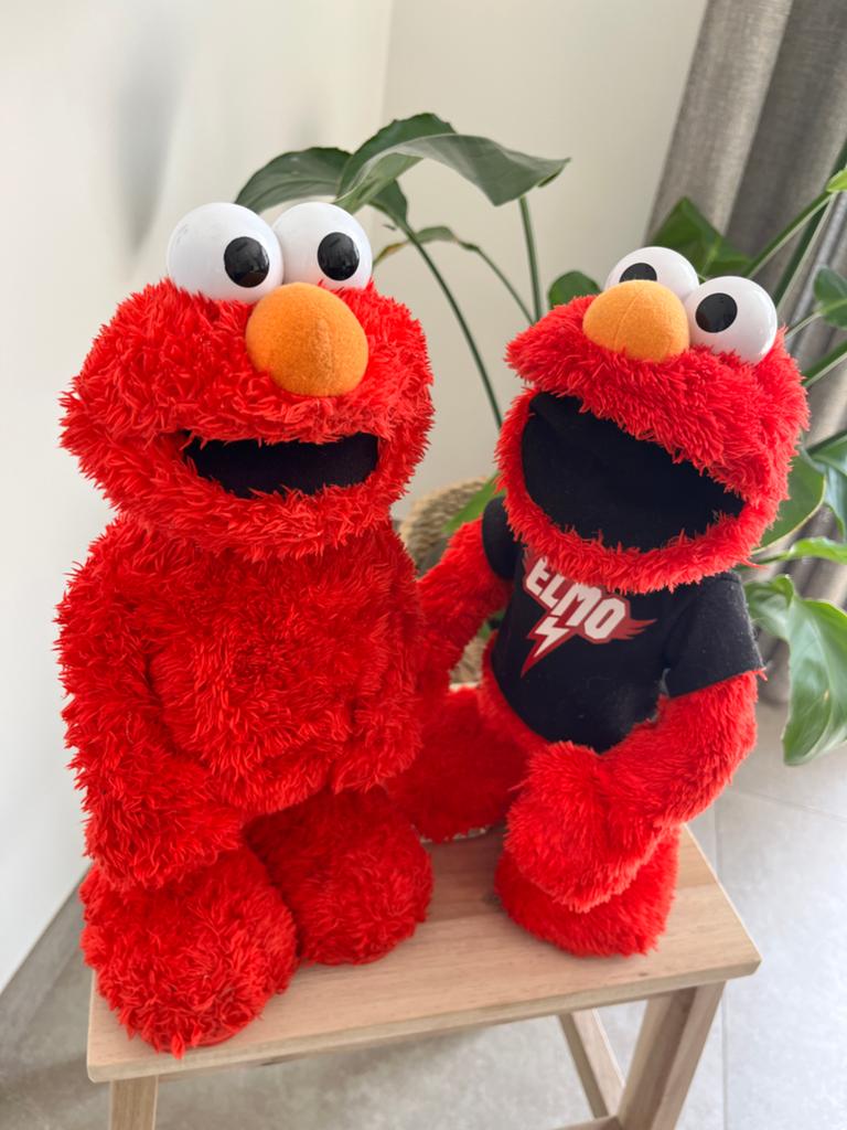 Interactieve Elmo Knuffels: Tickle Me Elmo & Elmo Rocks, Ophalen, Gebruikt