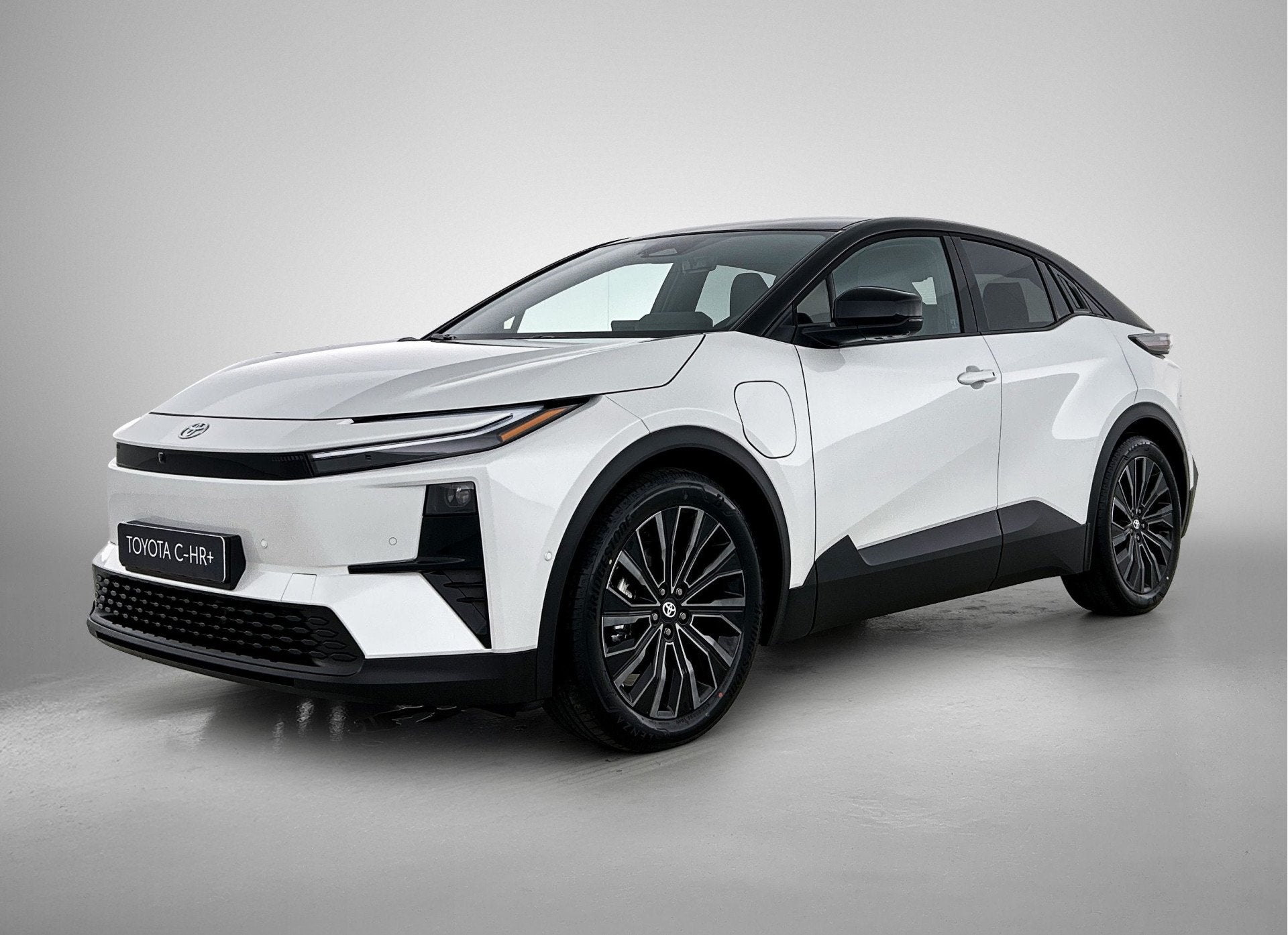 Toyota C-HR+ Executive AWD 77 kWh *EV-Deal* | Stoel en stuur, Auto's, Automaat, Stof, 24 min, Wit