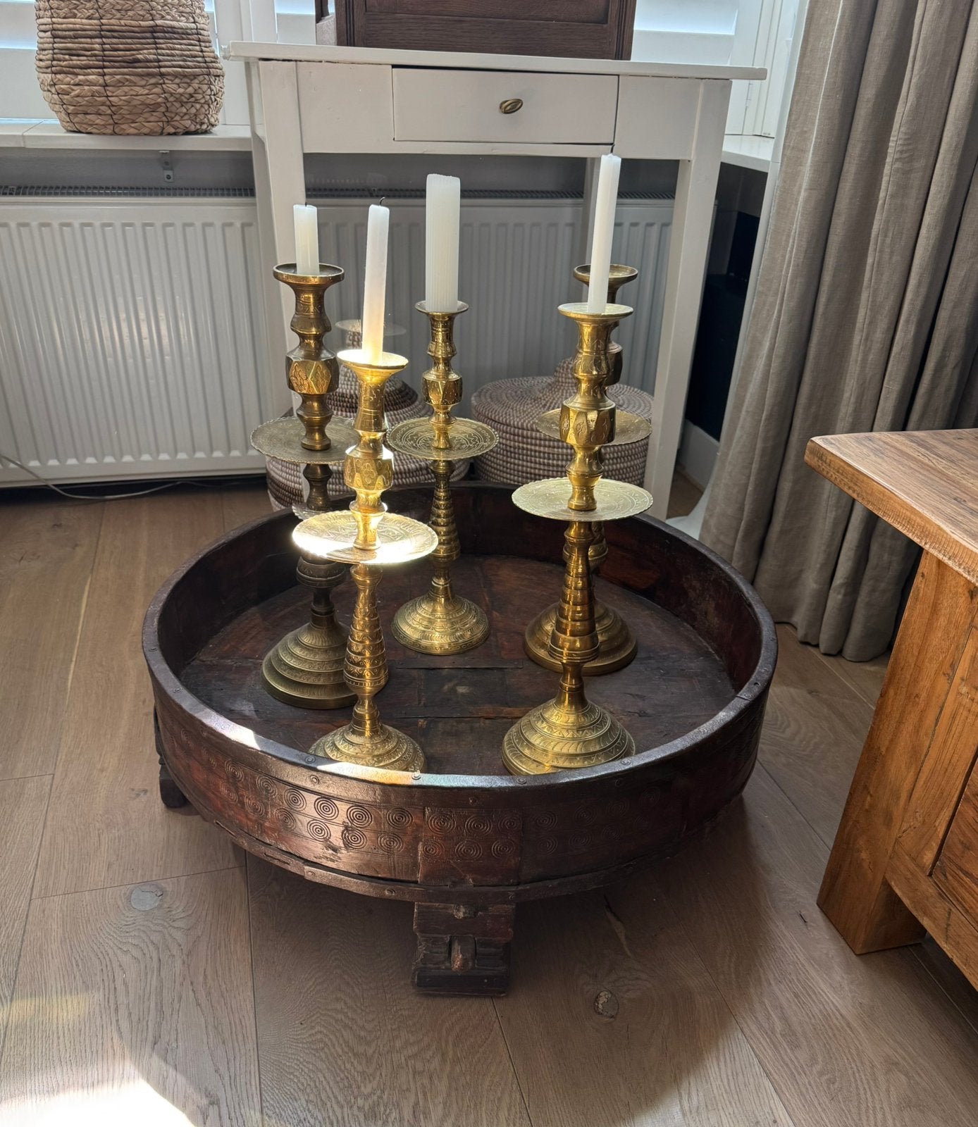 Authentieke indiase Chakki tafel maalsteen tafel, Ophalen, Minder dan 45 cm, Gebruikt, Chakki bijzettafel salontafel india maaltafel