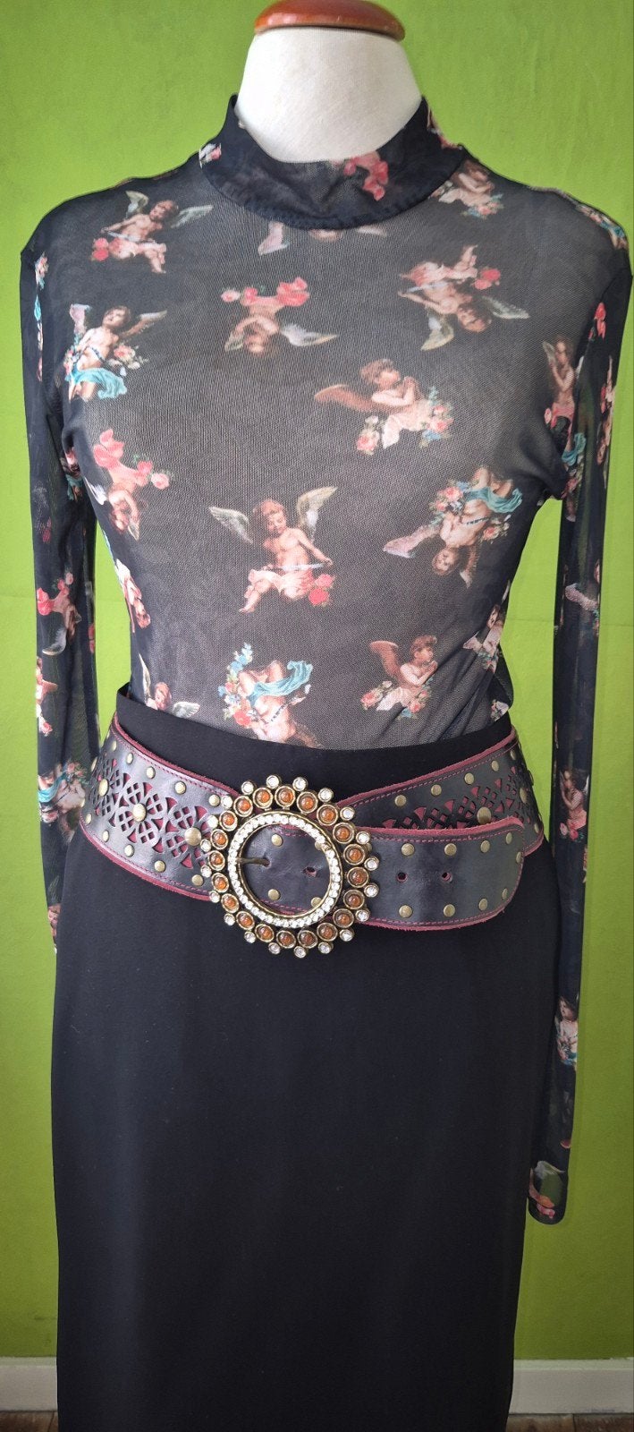Zwarte brede riem met opengewerkt patroon en studs, Kleding | Dames, 5 cm of meer, 90 tot 100 cm, Heupriem, Ophalen of Verzenden