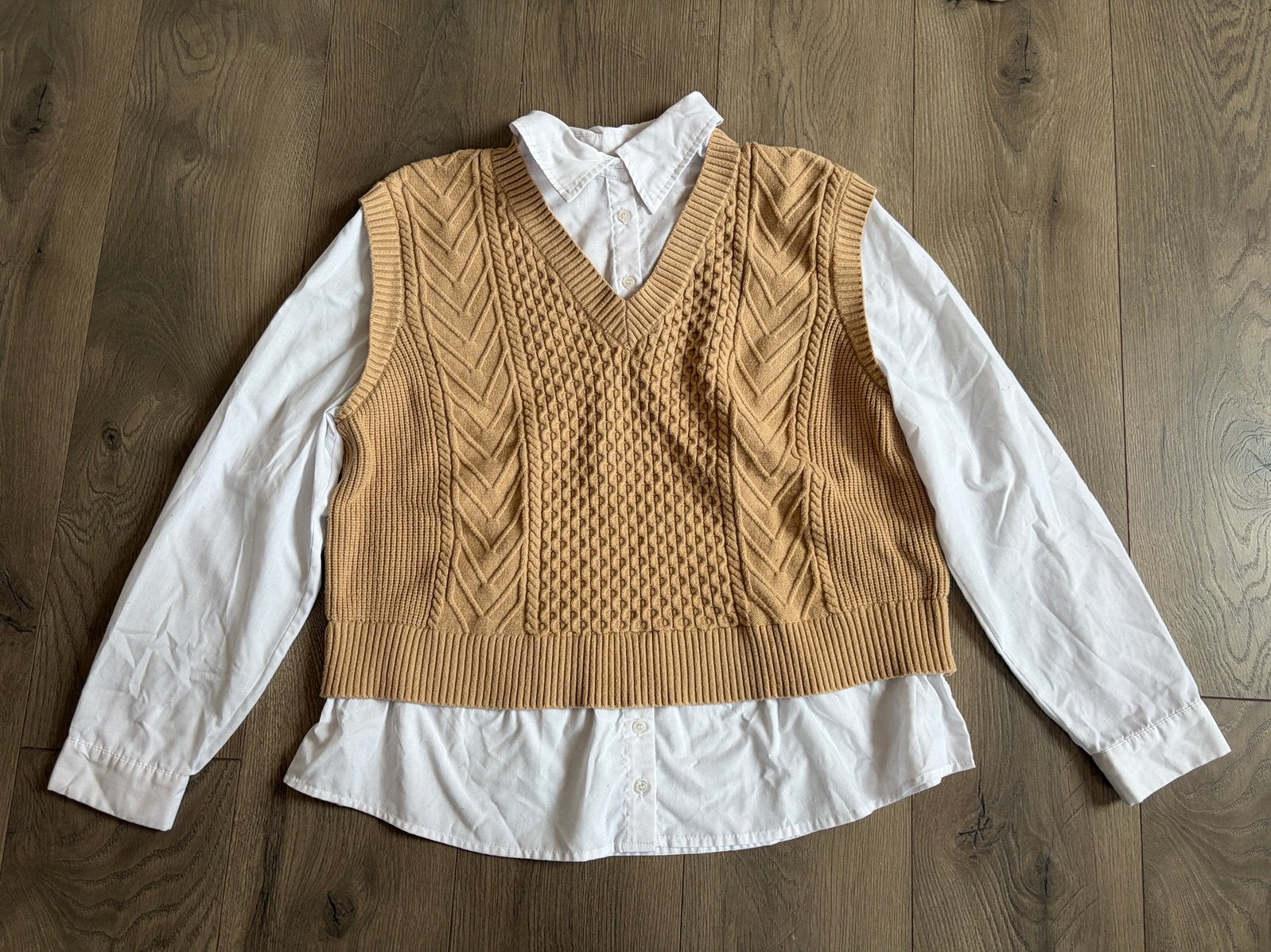 Blouse met bruine slipover, Ophalen of Verzenden, Zo goed als nieuw, Maat 38/40 (M), Bruin