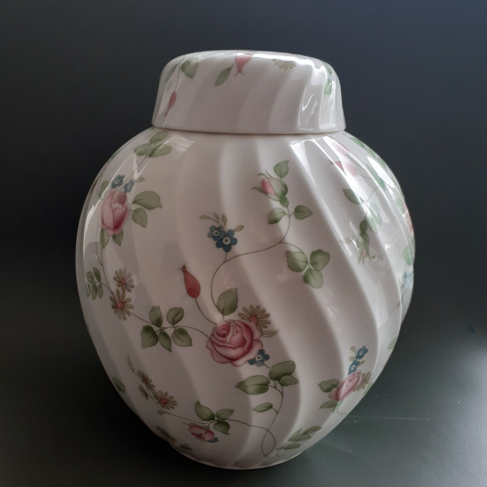 Wedgwood Rosehip grote pot met deksel., Overige typen, Nieuw, Ophalen of Verzenden, Wedgwood