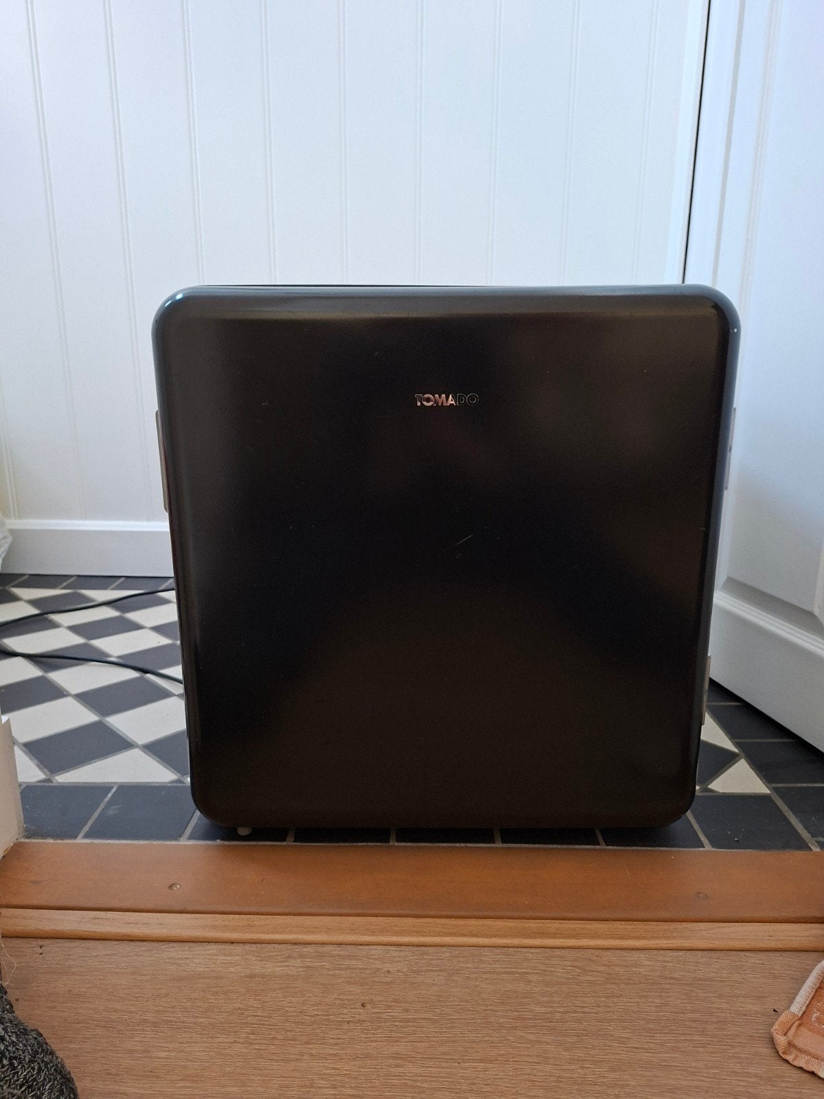 Tomado TRM 4701B mini koelkast, Ophalen, Gebruikt, Minder dan 85 cm, Minder dan 75 liter