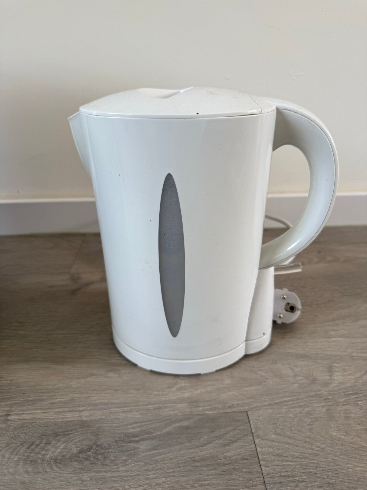 Witte waterkoker - Gebruikt, 1 tot 2 liter, Ophalen, Gebruikt, Draadloos