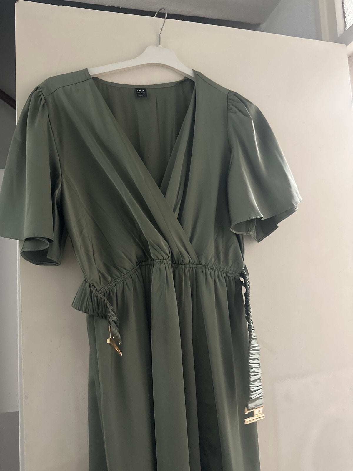 Shein Maxi Jurk met V-hals en Elastische Taille - Maat L, Ophalen, Maat 42/44 (L), Zo goed als nieuw, Onder de knie