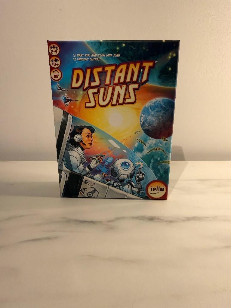 Distant Suns (ENG) Bordspel - IELLO, Hobby en Vrije tijd, Gezelschapsspellen | Bordspellen, Nieuw, Ophalen of Verzenden