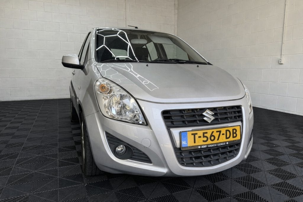 Suzuki Splash 1.2 AUT 2014 Grijs, Auto's, Suzuki, Euro 5, Stof, 40 €/maand, 4 cilinders