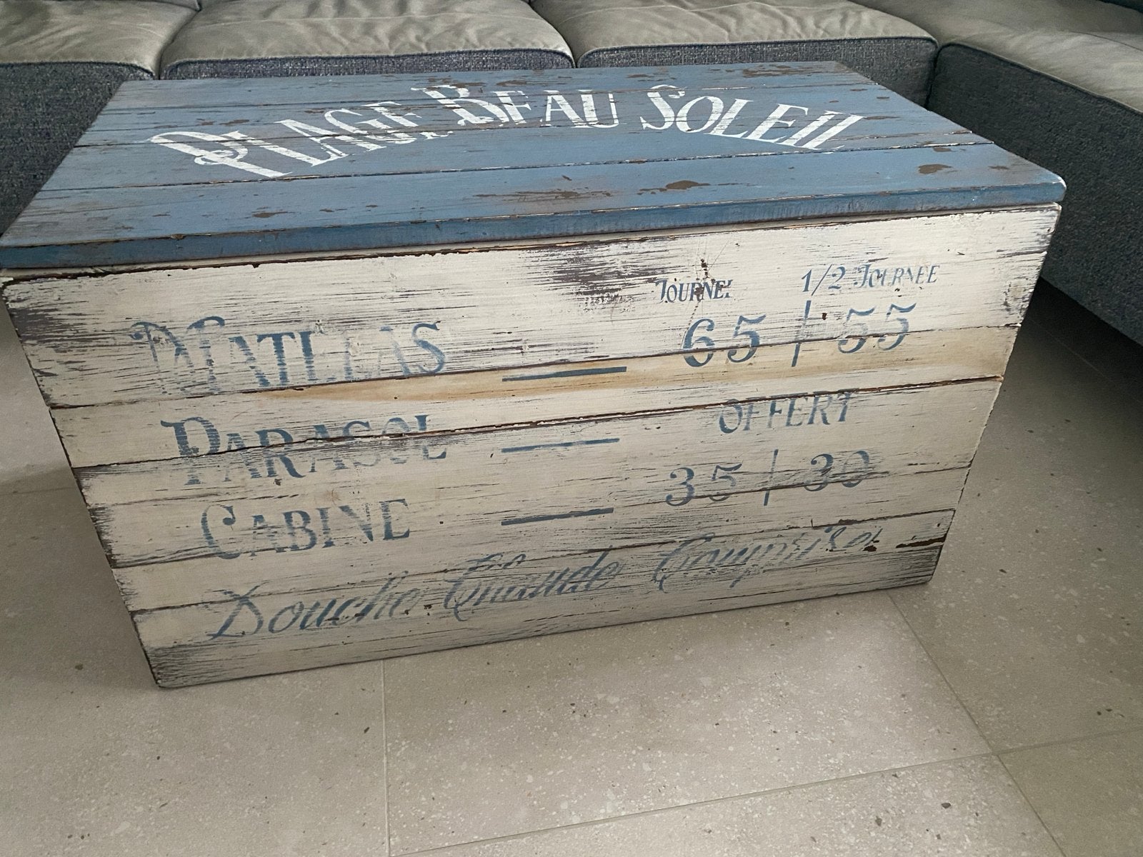 Vintage houten opbergkist / salontafel 'Plage Beau Soleil', Huis en Inrichting, Woonaccessoires | Kisten, Ophalen, 50 – 75, Gebruikt