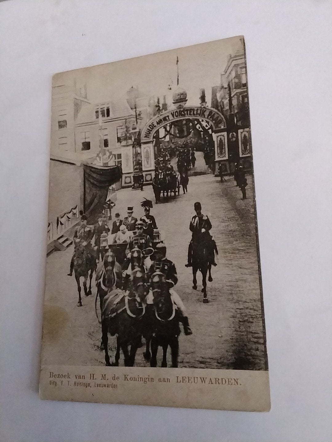 Oude ansichtkaart: Koningin Wilhelmina in Leeuwarden 1905, Ophalen of Verzenden, Voor 1920