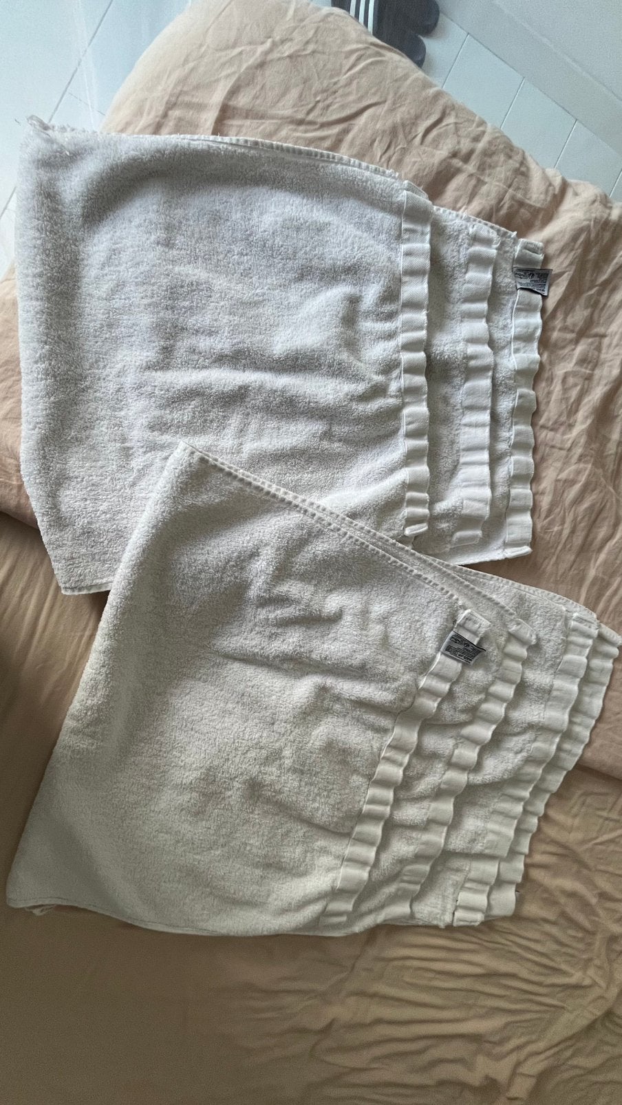 4 Hema handdoeken, Gebruikt, Handdoek, Ophalen of Verzenden, Wit