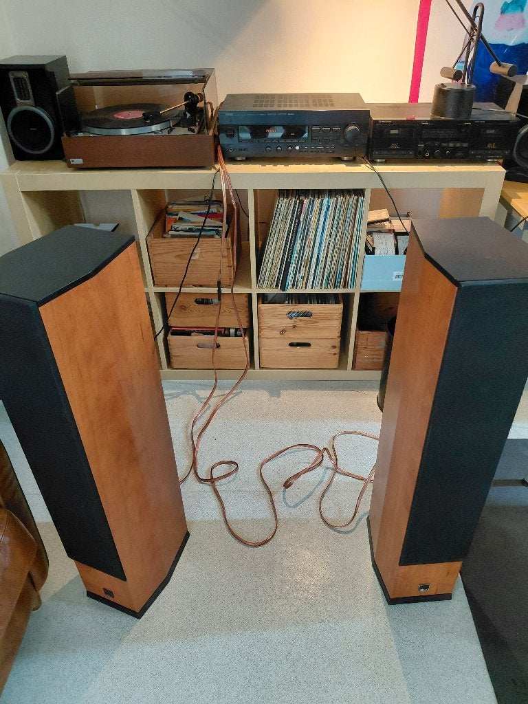 Dali geluidsbox suite 1,5 met hele lichte beschadiging, Gebruikt, 120 watt of meer, Front, Rear of Stereo speakers, Ophalen