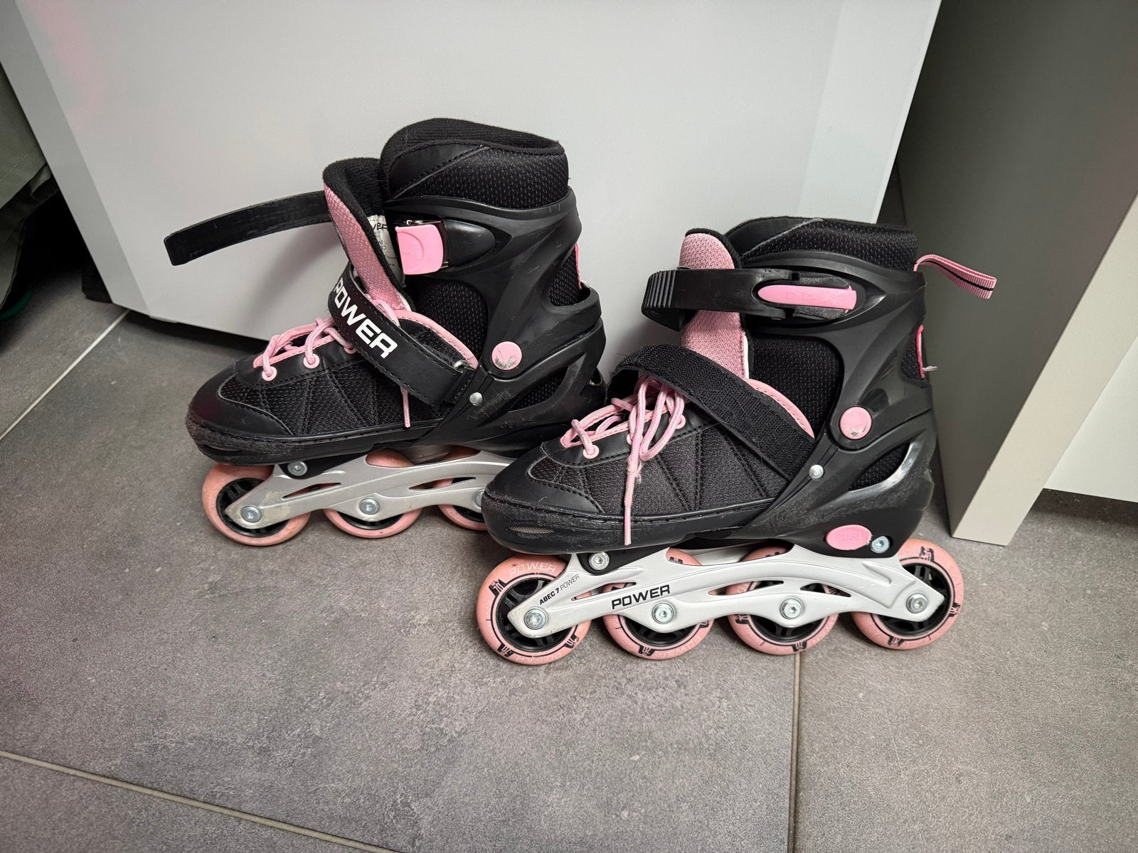 Verstelbare rolschaatsen zwart/roze - Maat 34 tm 37, Ophalen of Verzenden, Verstelbaar, Gebruikt, Kinderen