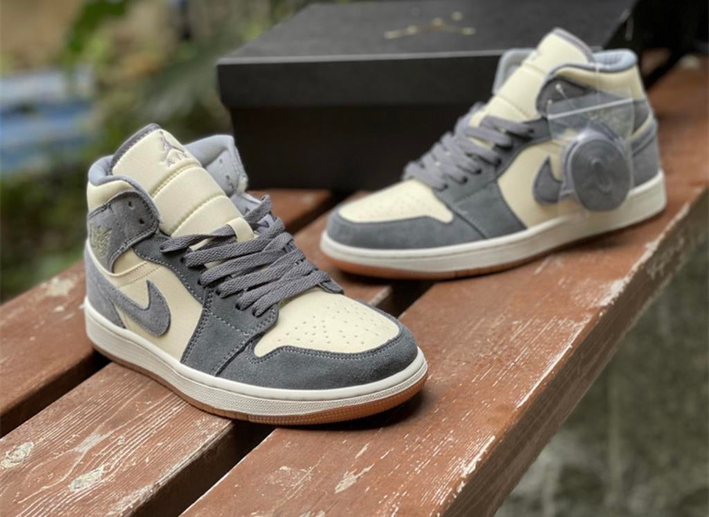 Air Jordan 1 Mid SE 40 nieuw, Overige kleuren, Nieuw, Ophalen of Verzenden, Sneakers of Gympen
