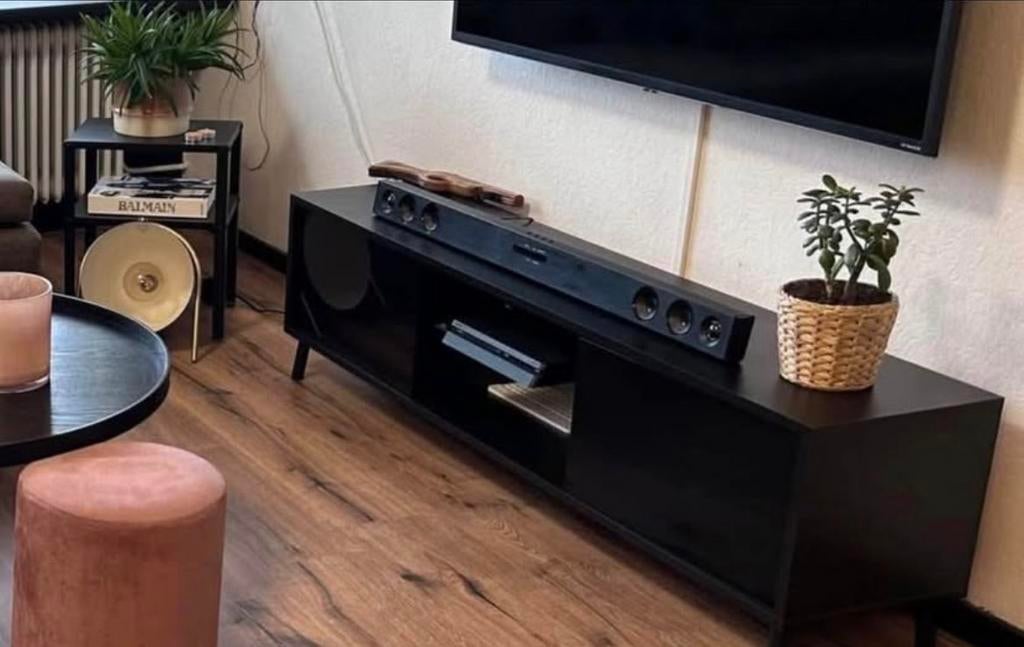 Strak zwart tv-meubel met hoogglans deuren, Overige materialen, 100 tot 150 cm, Ophalen of Verzenden, Zo goed als nieuw
