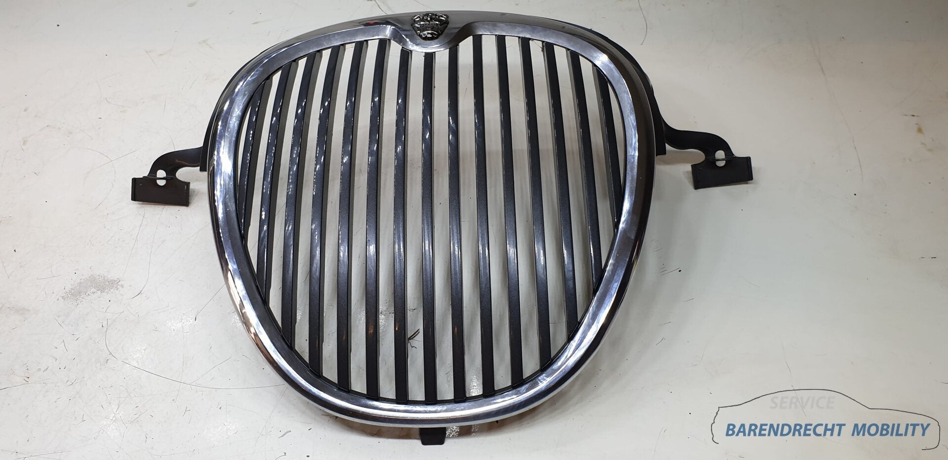 Jaguar S-Type II 2 X200 radiateur grille 2R83-8A100-AA 2R83-, Gebruikt, Abbey Road, Whitley 1
CV3 4LF  Coventry, Jaguar, Jaguar Land Rover Limited