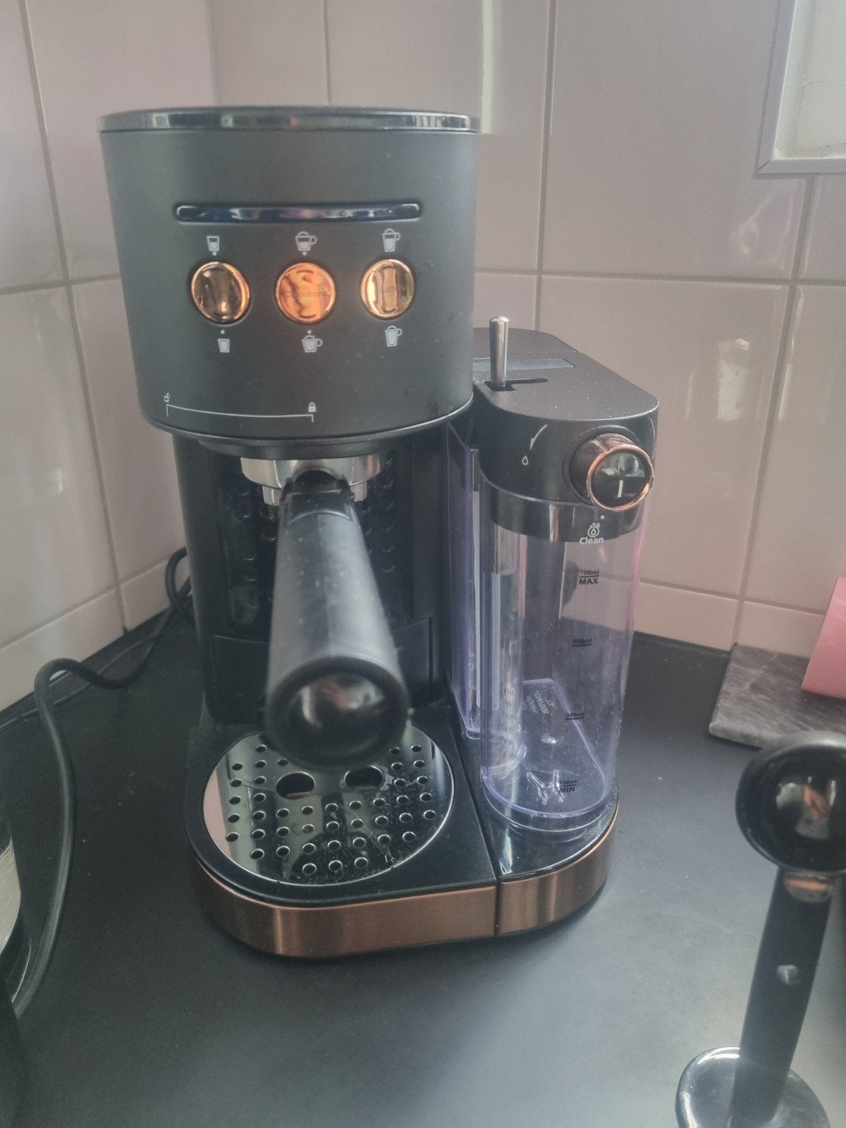 Blumill Stijlvolle Espresso Apparaat met Melkopschuimer, Ophalen, Gebruikt, Espresso apparaat, Gemalen koffie