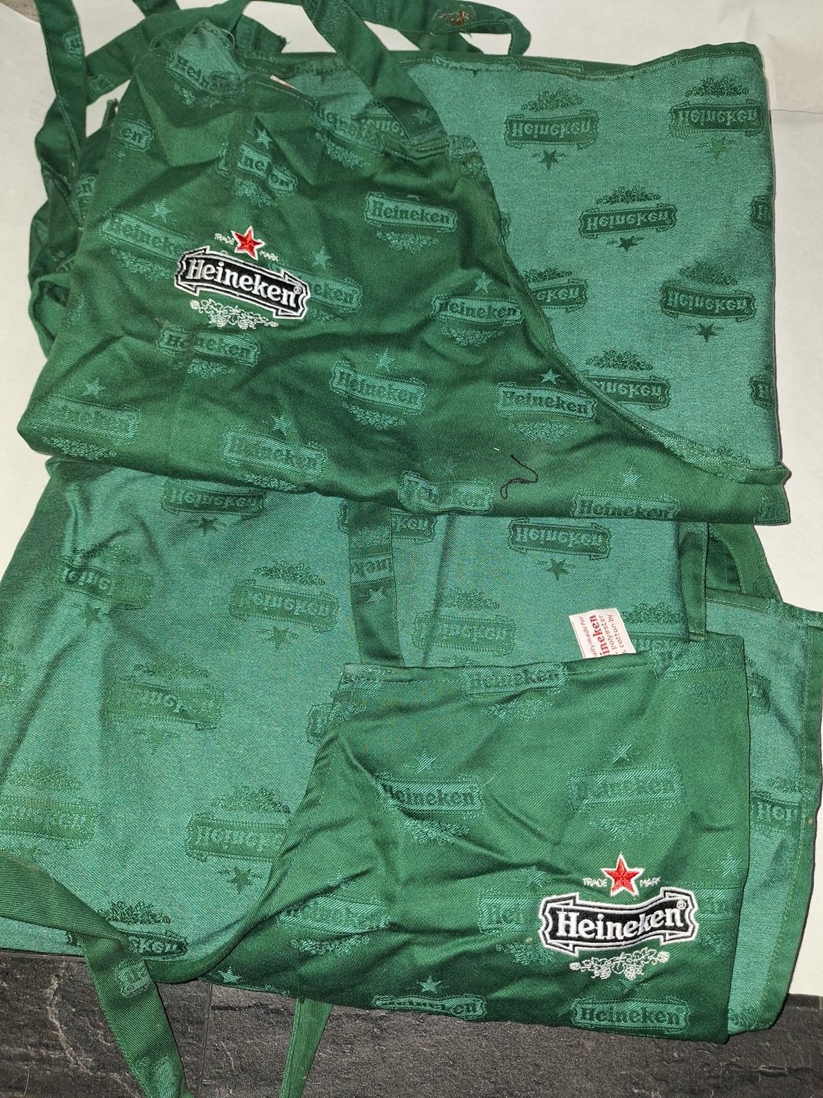 Foto 4 van Grote Heineken verzameling: meerdere dozen vol memorabilia