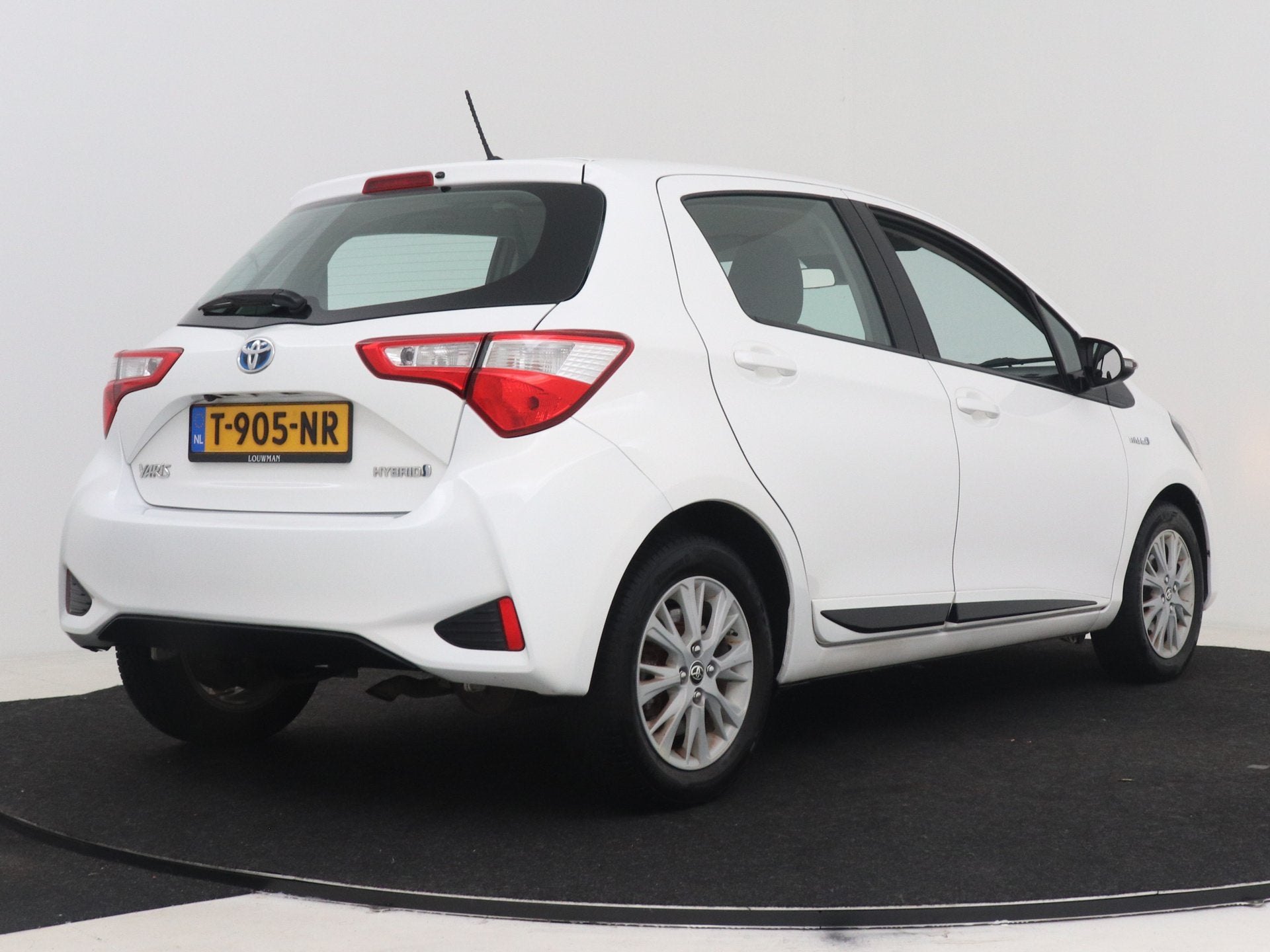 Toyota Yaris 1.5 Hybrid Active | Dealer onderhouden | Keyles, 4 cilinders, Wit, Bedrijf, Yaris