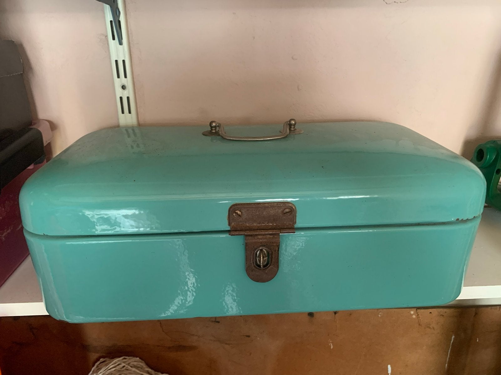 Vintage turquoise broodtrommel met handvat, Antiek en Kunst, Antiek | Emaille, Ophalen of Verzenden