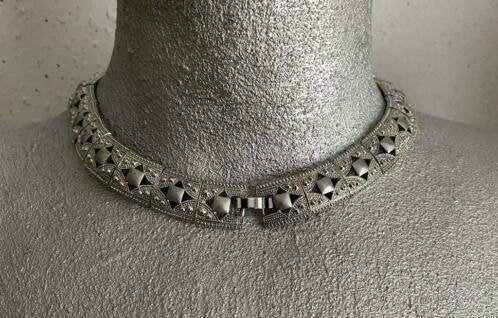 Hals ketting/choker zilverkleurig [v], Sieraden, Tassen en Uiterlijk, Kettingen, Ophalen of Verzenden, Nieuw, Zilver, Overige materialen