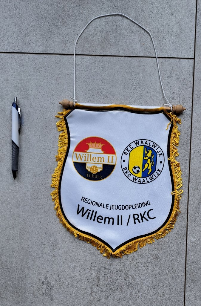 vaantje RKC / Willem II, Ophalen of Verzenden, Zo goed als nieuw, Willem II, Vaantje of Sjaal