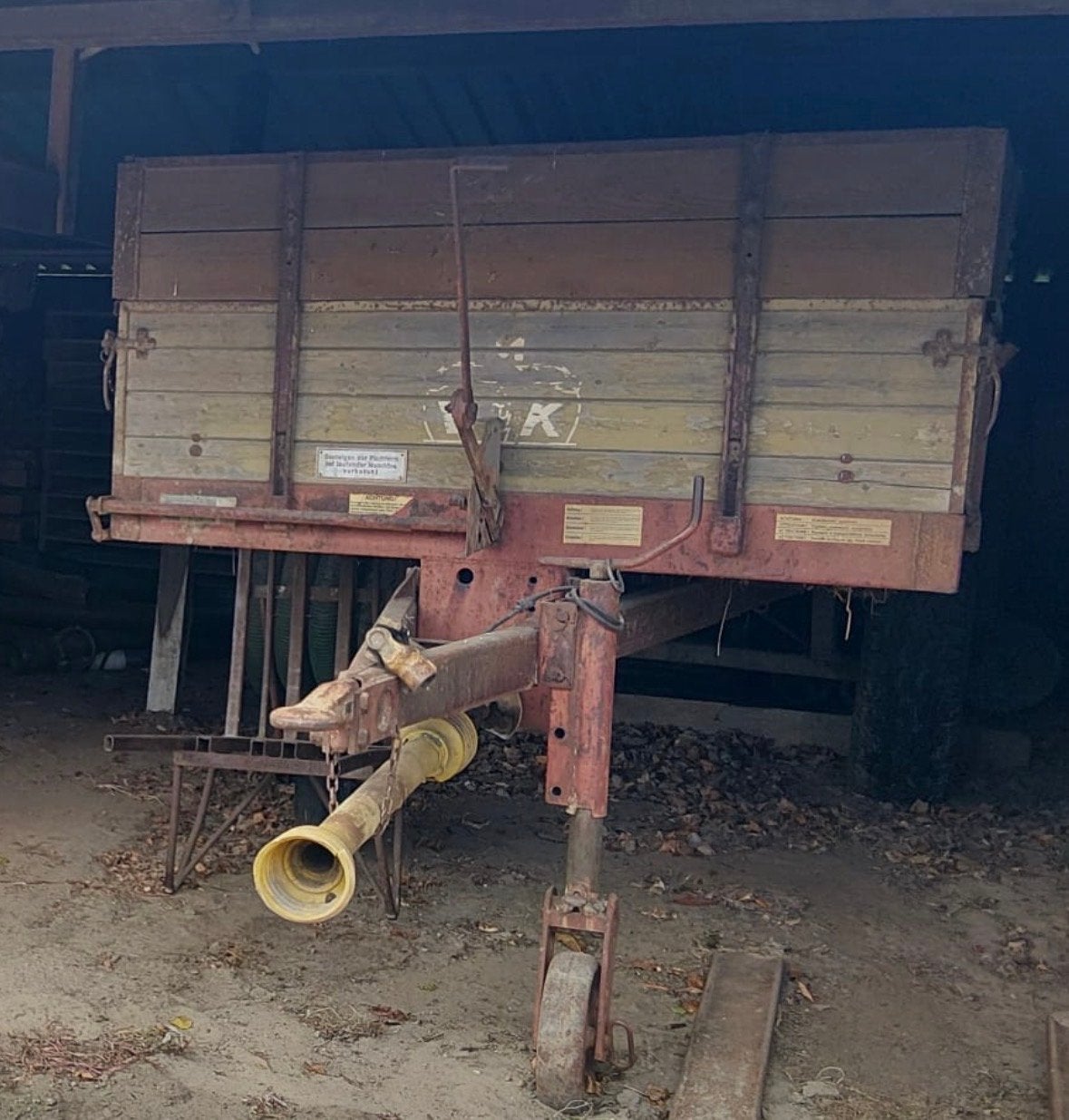 Krone Optimat mestverspreider (8 ton), Ophalen