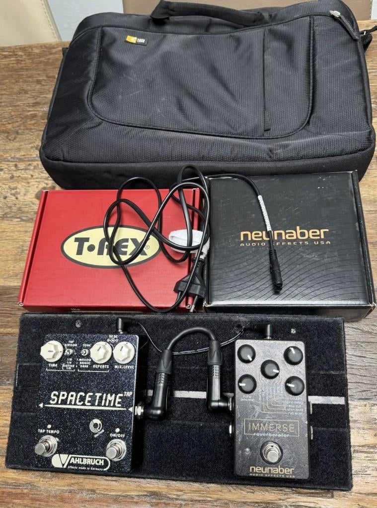 Pedalboard Acoustic, Muziek en Instrumenten, Ophalen, Zo goed als nieuw, Delay of Echo
