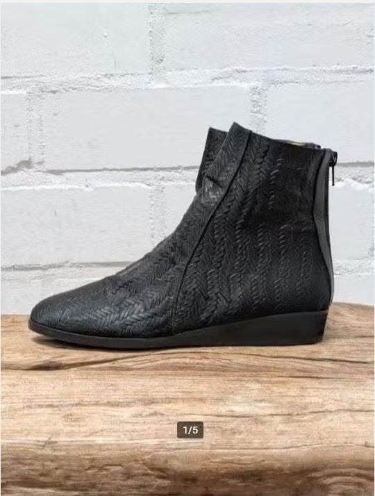 Rodebjer - Prachtige enkellaarsjes maat 37 - ZGAN, Zwart, Ophalen of Verzenden, X, Sneakers of Gympen