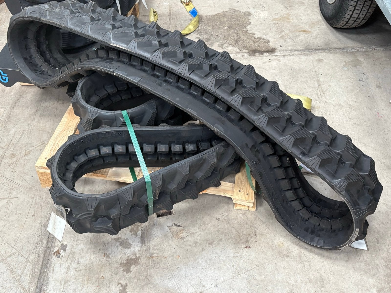 Nieuwe rubberen rupsbanden 230x48x70 voor minigraver/dumper, Zakelijke goederen, Ophalen