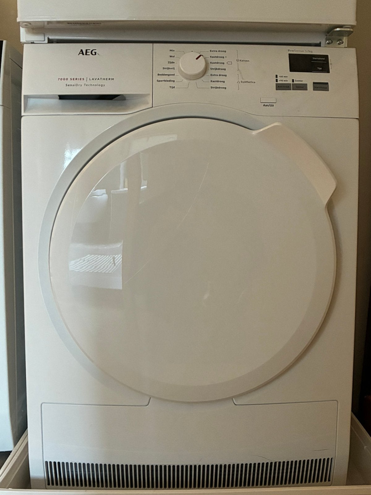 AEG condens wasdroger, Ophalen, 6 tot 8 kg, Zo goed als nieuw, 85 tot 90 cm