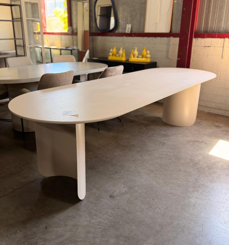 FÉST Plateau eettafel 280x95 sand Beige | Van €2149, nu, Fést Amsterdam, Fést Amsterdam, Rechthoekig, Fést Amsterdam
