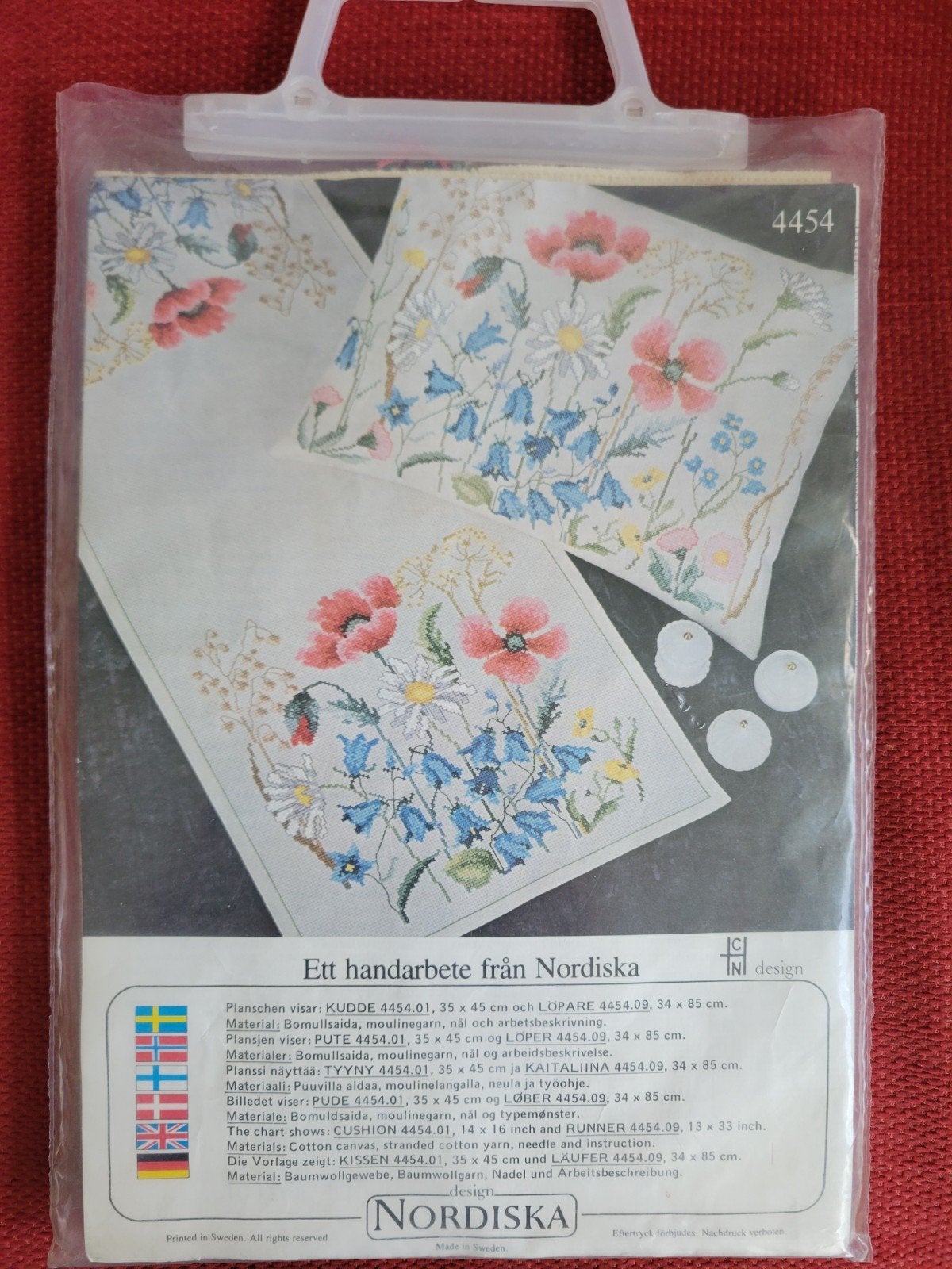 Nordiska Borduurpakket Kussen/Loper Bloemen 4454, Ophalen of Verzenden, Nieuw, Handborduren, Borduurpakket
