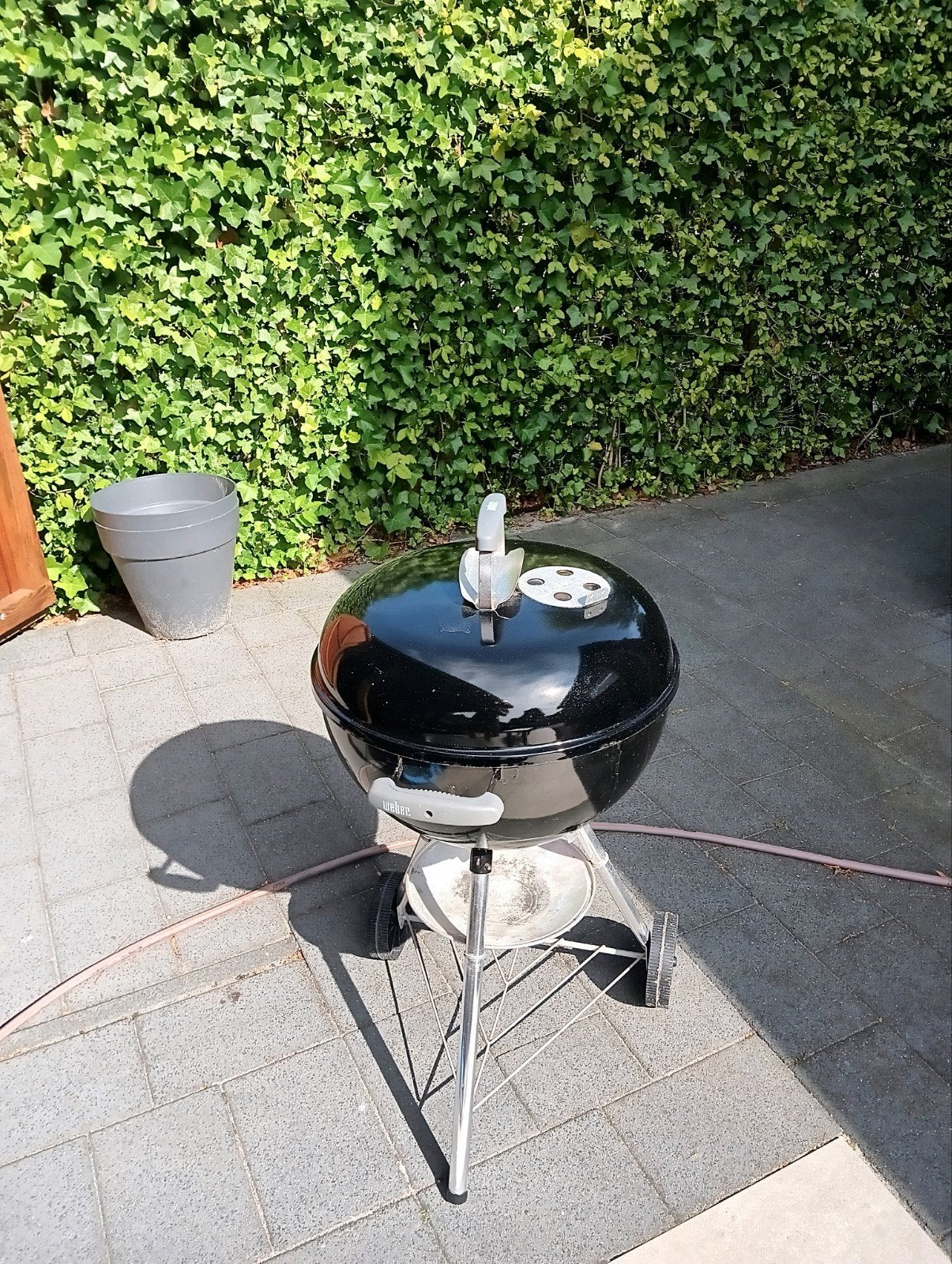 Weber barbecue met deksel en wielen, Ophalen, Gebruikt, Weber