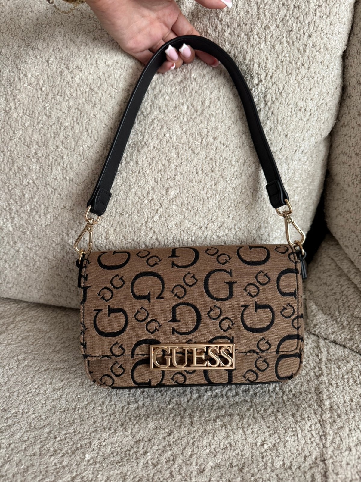 Guess handtas bruin met logo, Ophalen, Zo goed als nieuw, Bruin, Handtas