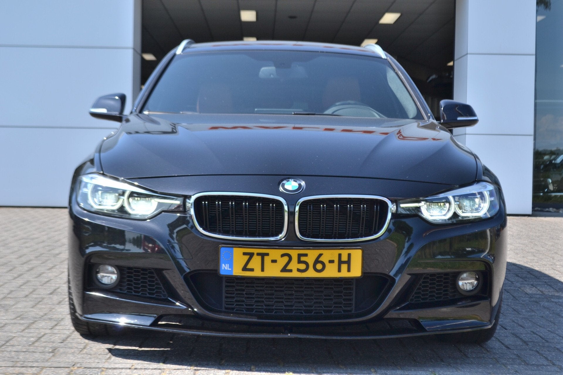 BMW 3 Serie Touring 318i M Sport Leer | Navigatie | Trekhaak, Automaat, Gebruikt, Euro 6, 1465 kg