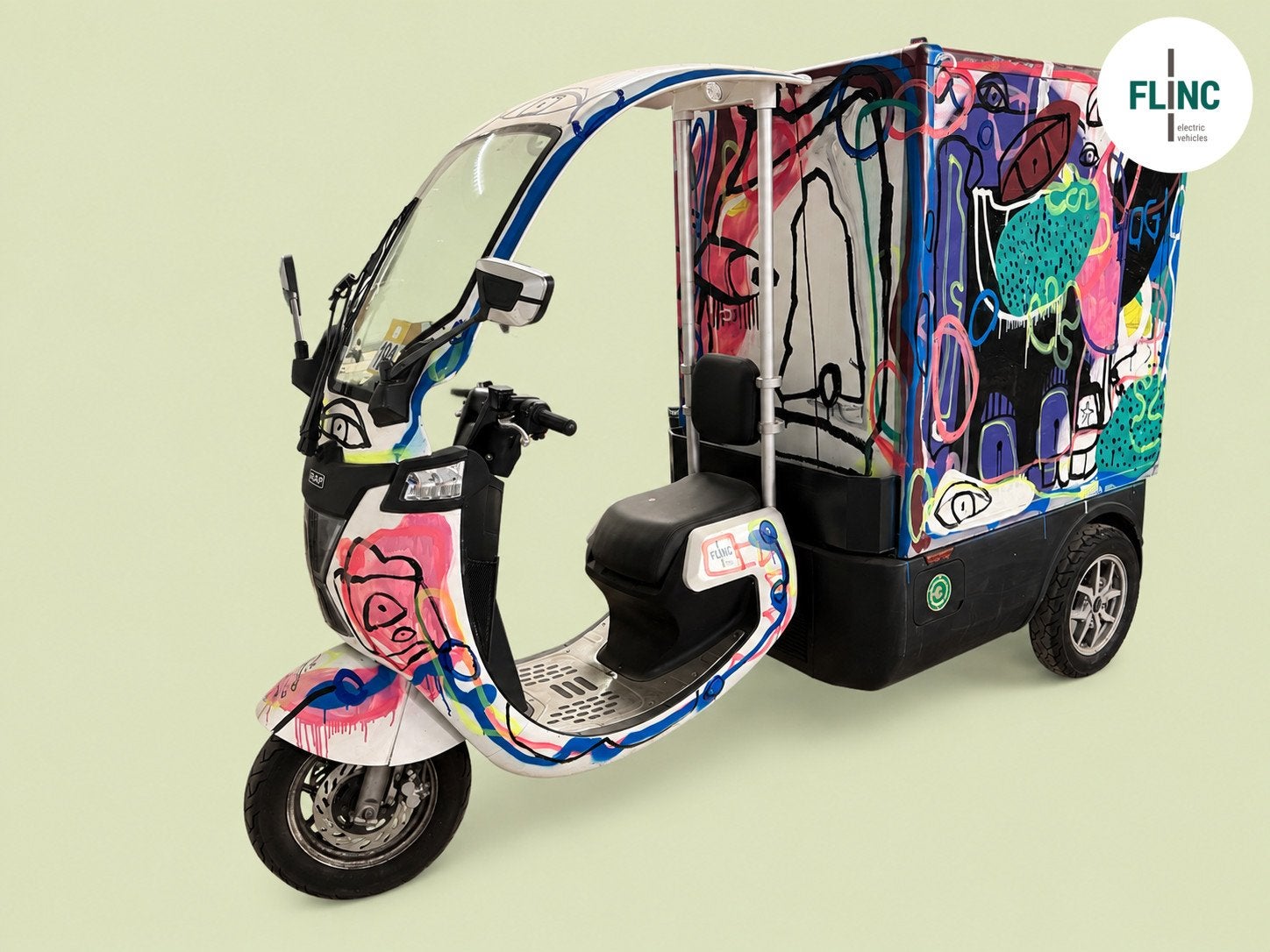 Flinc Tuktuk RAP XC voorzien van Maastrichtse kunst, Auto's, Achterwielaandrijving, 1 stoelen, Wit, Te koop
