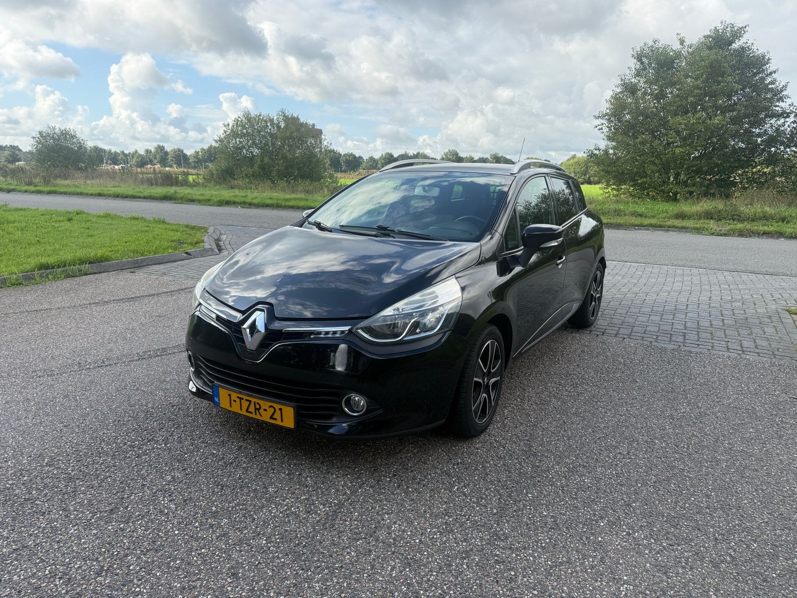 Renault Clio 1.5 DCI 66KW Estate 2014 day&night. Trekhaak, Voorwielaandrijving, Stof, Zwart, 4 cilinders