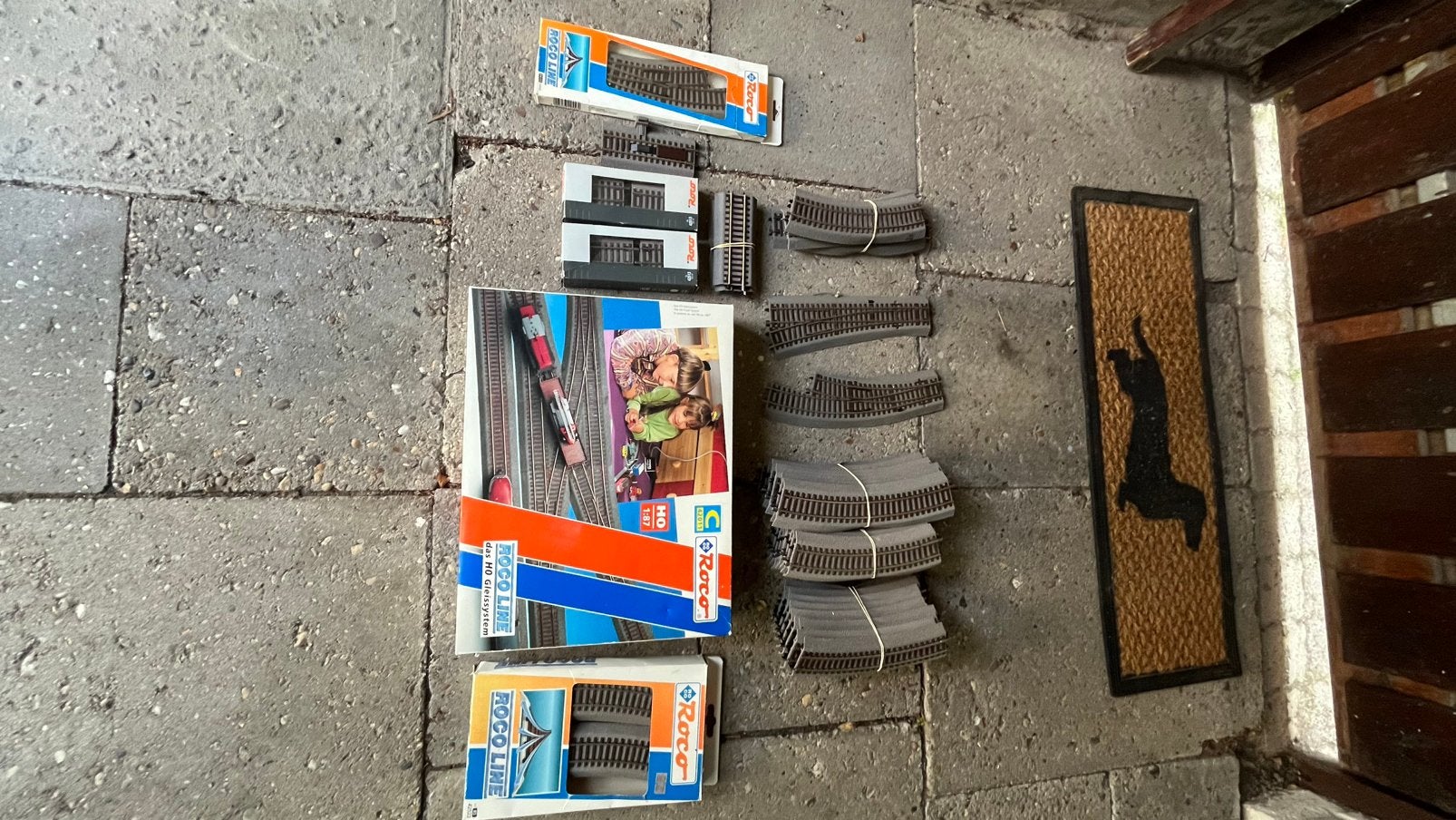 Roco ROCO LINE rails met bedding, Gelijkstroom, Rails, Ophalen of Verzenden, Zo goed als nieuw