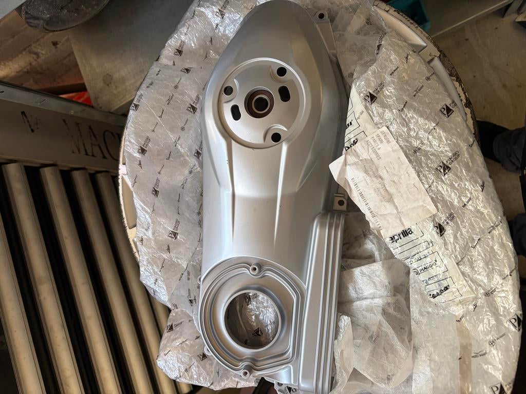 Gloednieuwe 125cc Leaderblok Carterkap, Ophalen, Nieuw, Kap, Piaggio
