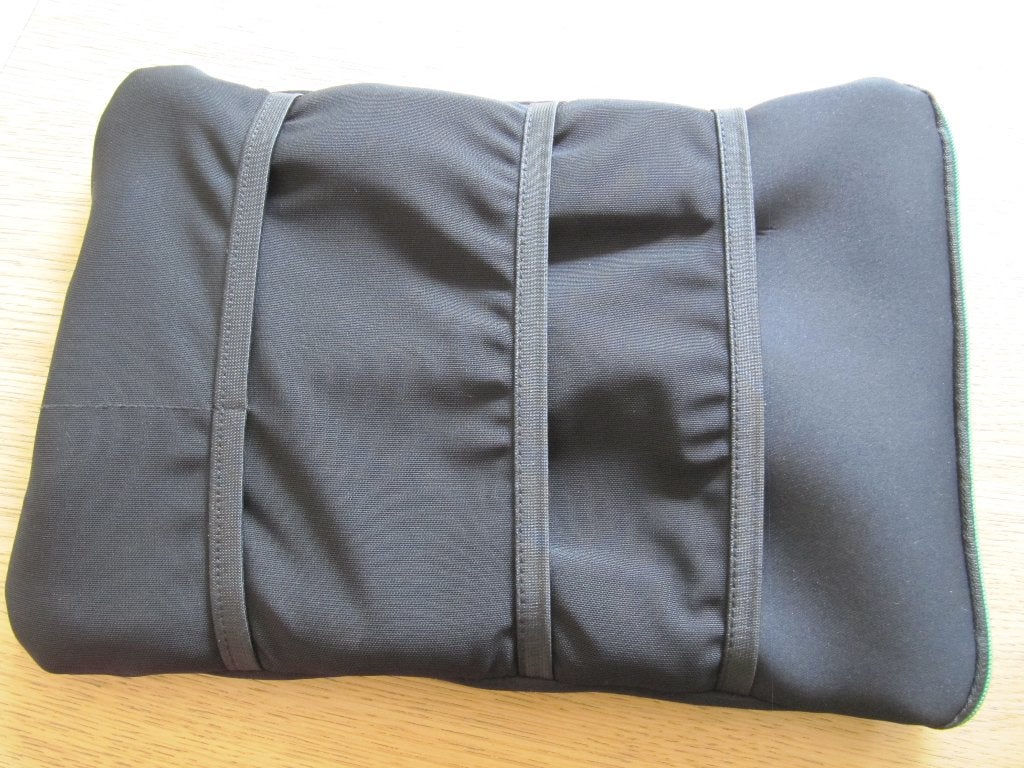 Elastische laptophoes Basil. Nieuw., Computers en Software, Ophalen of Verzenden, 15 inch, Nieuw, Basil