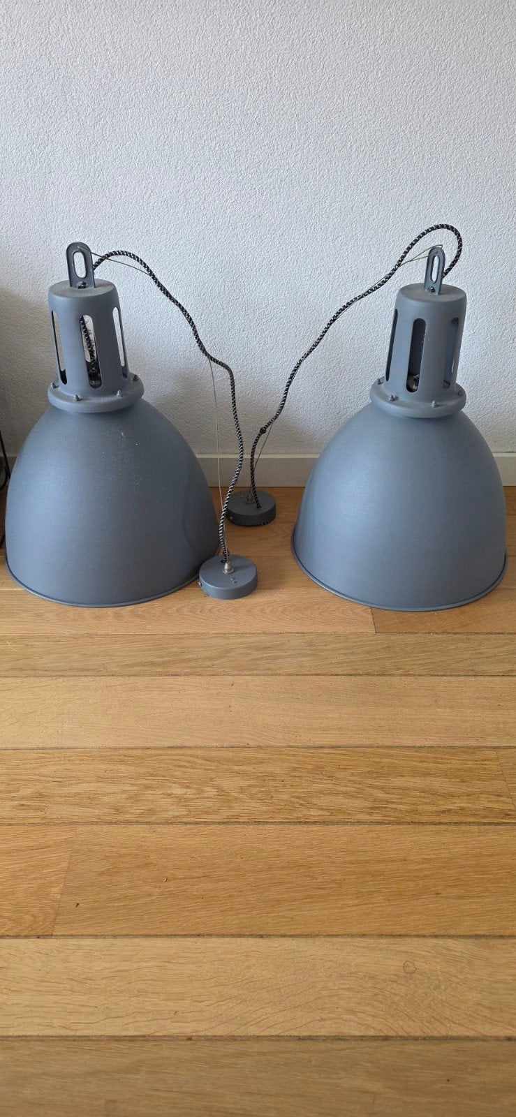 2 Industriële hanglampen grijs - doorsnee 41 cm, Ophalen, Gebruikt, E27 (groot), Metaal
