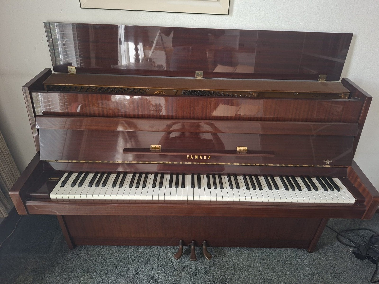 Mooie glanzende Yamaha piano ( staat in Den Haag), Ophalen, Gebruikt, Bruin, Piano